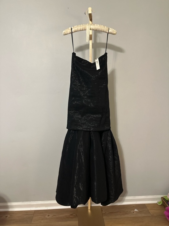 Donna Karan Dresses & Skirts - Donna Karan Black Midi Dress